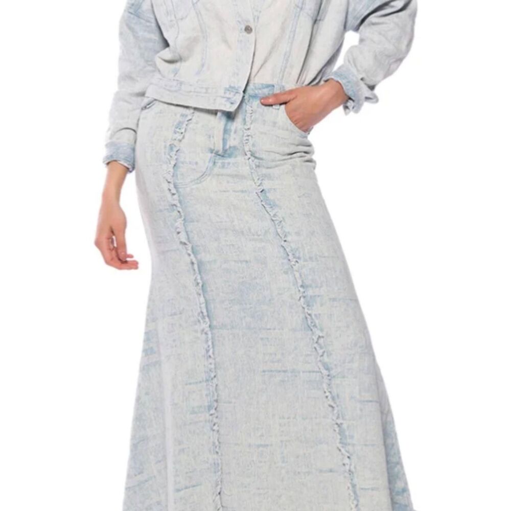 Akira Women's Blue Suit